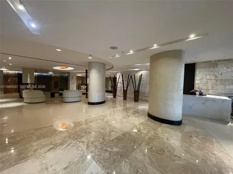 2555 Collins Avenue Miami Beach FL 33140