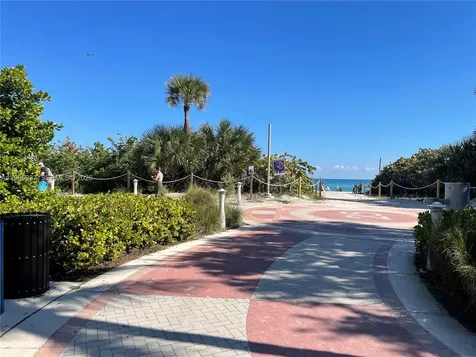 2555 Collins Avenue Miami Beach FL 33140