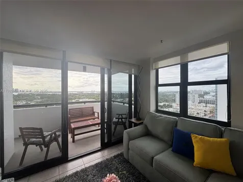2555 Collins Avenue Miami Beach FL 33140