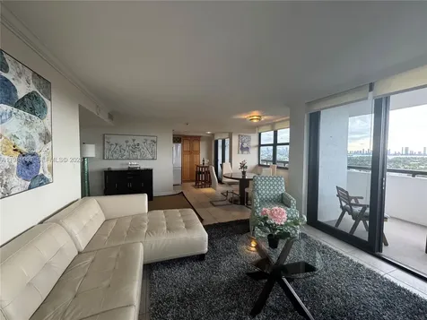 2555 Collins Avenue Miami Beach FL 33140