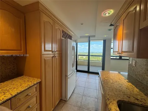 2555 Collins Avenue Miami Beach FL 33140