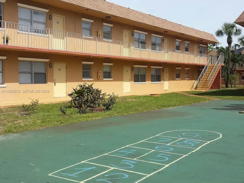 101 NE 41st Street Oakland Park FL 33334