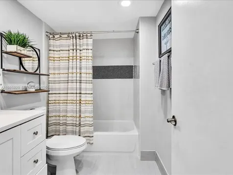 Pembroke Pines FL 33027