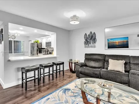 Pembroke Pines FL 33027