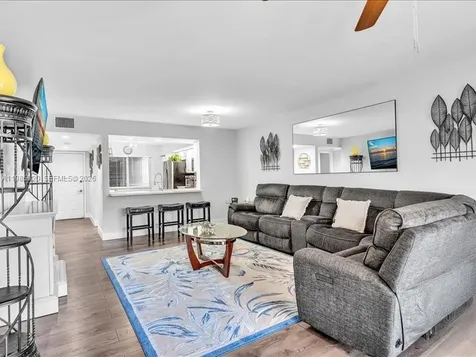 Pembroke Pines FL 33027