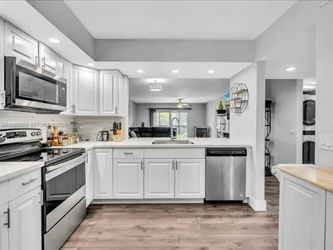 Pembroke Pines FL 33027