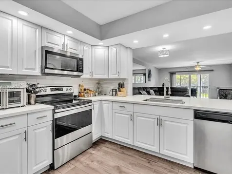 Pembroke Pines FL 33027