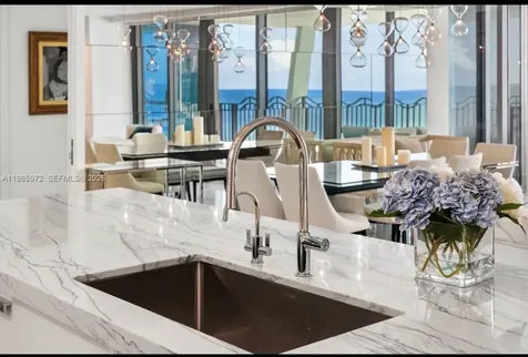 1500 Ocean Drive Miami Beach FL 33139
