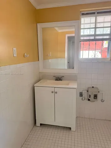 409 NW 33rd Street Miami FL 33127