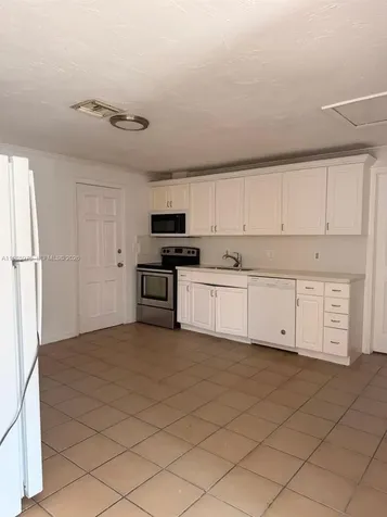 409 NW 33rd Street Miami FL 33127