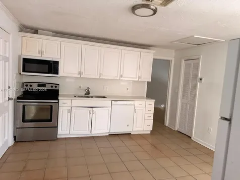 409 NW 33rd Street Miami FL 33127