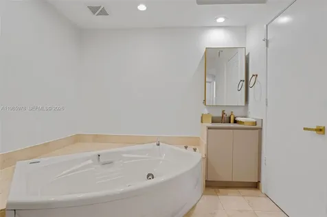 725 Crandon Boulevard Key Biscayne FL 33149