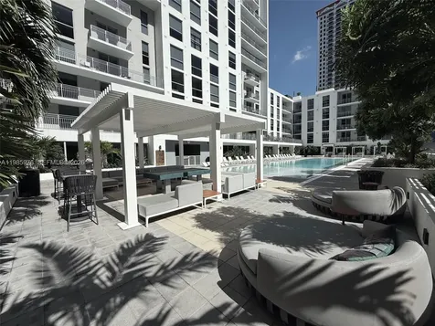 218 NW 8th Street Miami FL 33136