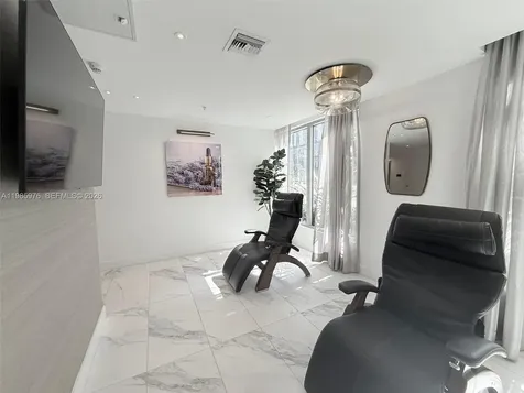 218 NW 8th Street Miami FL 33136