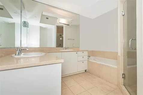 20000 E Country Club Drive Aventura FL 33180