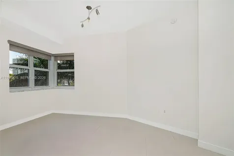 20000 E Country Club Drive Aventura FL 33180