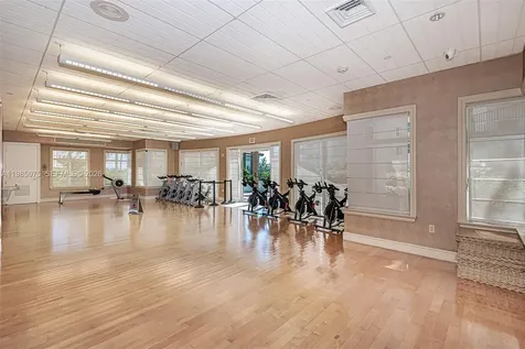 20000 E Country Club Drive Aventura FL 33180