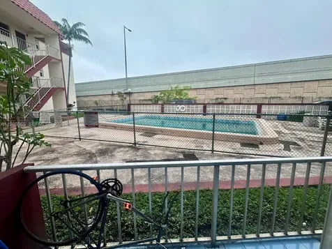 2385 NW 11th Street Miami FL 33125