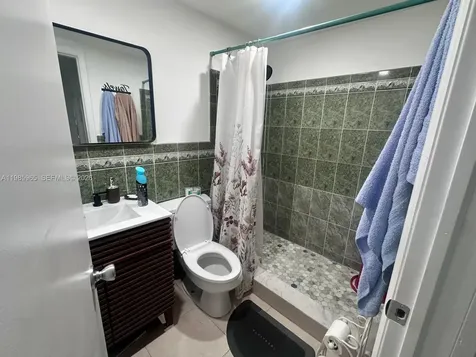 2385 NW 11th Street Miami FL 33125