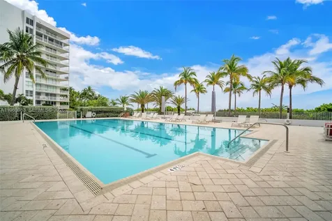 611 Ocean Drive Key Biscayne FL 33149