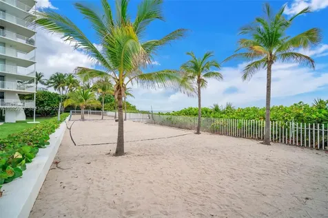 611 Ocean Drive Key Biscayne FL 33149