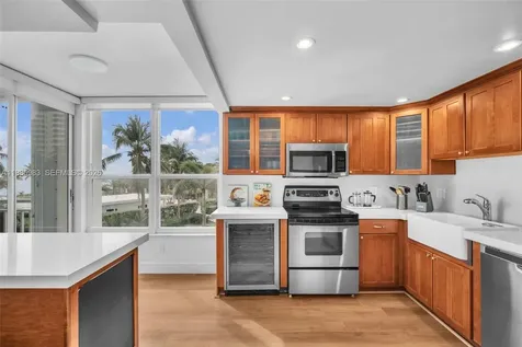 611 Ocean Drive Key Biscayne FL 33149
