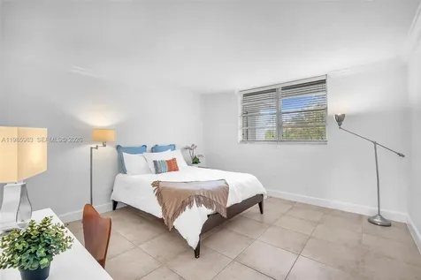 611 Ocean Drive Key Biscayne FL 33149