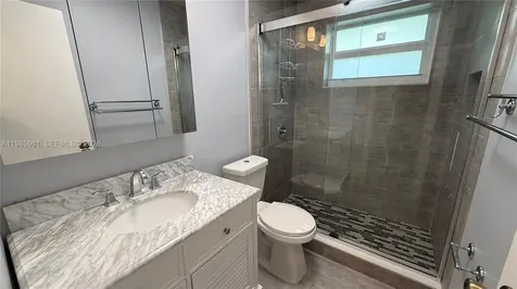 2115 NE 42nd Court Lighthouse Point FL 33064