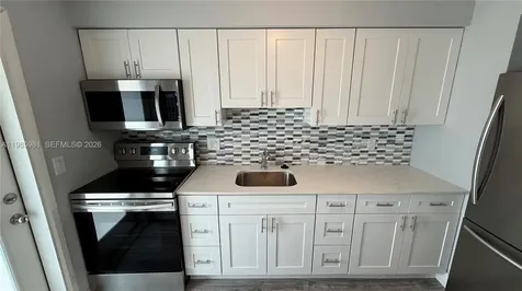 2115 NE 42nd Court Lighthouse Point FL 33064