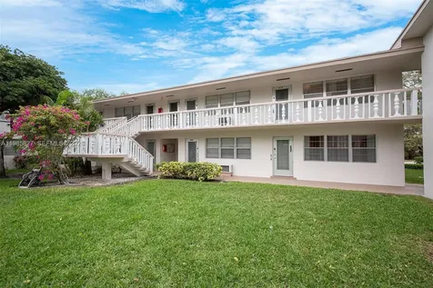 418 Sheffield Q West Palm Beach FL 33417