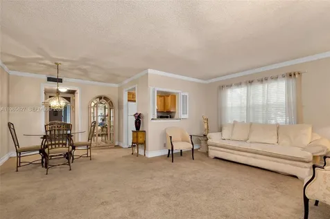 418 Sheffield Q West Palm Beach FL 33417