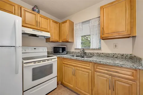 418 Sheffield Q West Palm Beach FL 33417