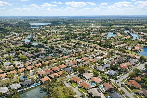 16898 Crestview Lane Weston FL 33326