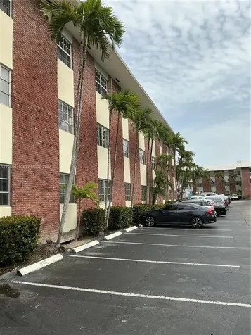 2424 SE 17th Causeway Fort Lauderdale FL 33316