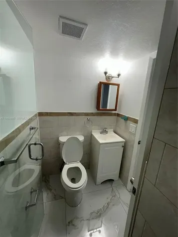 4713 NW 7th Street Miami FL 33126