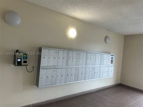 4713 NW 7th Street Miami FL 33126