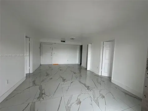 4713 NW 7th Street Miami FL 33126