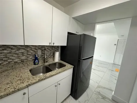 4713 NW 7th Street Miami FL 33126