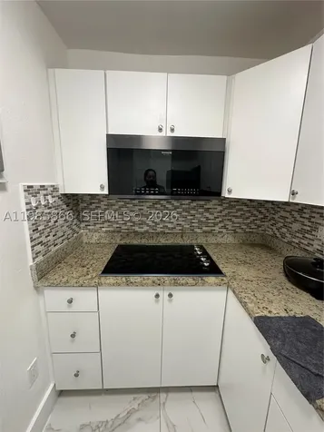4713 NW 7th Street Miami FL 33126