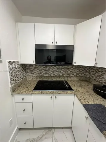 4713 NW 7th Street Miami FL 33126