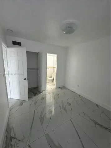 4713 NW 7th Street Miami FL 33126