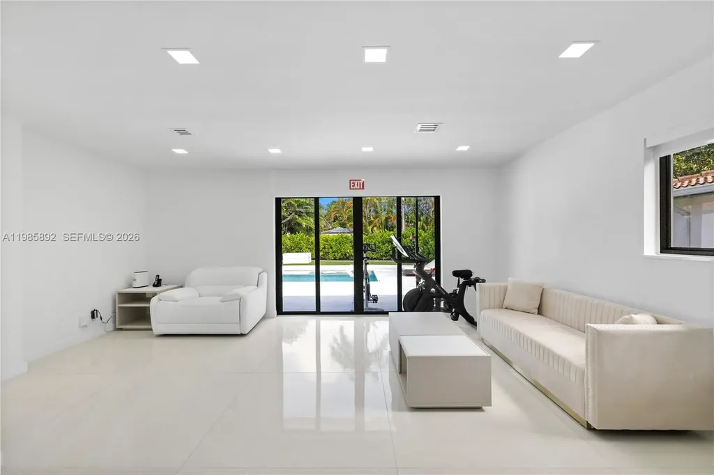 1117 Adams Street Hollywood FL 33019