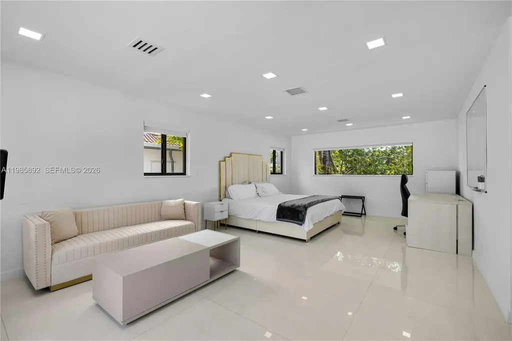 1117 Adams Street Hollywood FL 33019