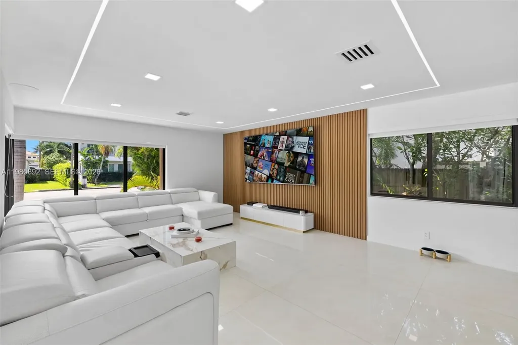 1117 Adams Street Hollywood FL 33019