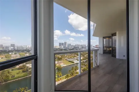 3640 Yacht Club Drive Aventura FL 33180