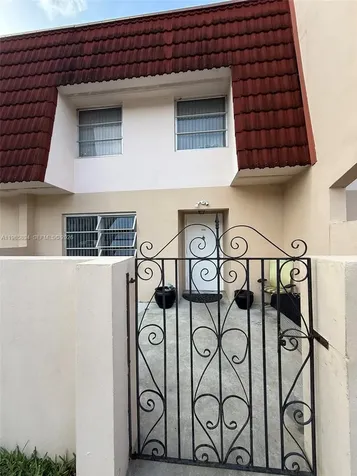 4136 Inverrary Drive Lauderhill FL 33319