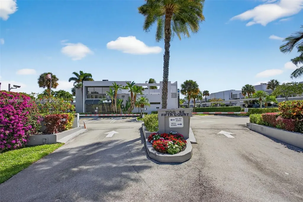 1100 SE 5th Court Pompano Beach FL 33060