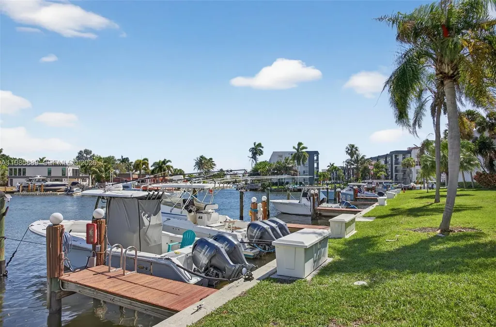 1100 SE 5th Court Pompano Beach FL 33060