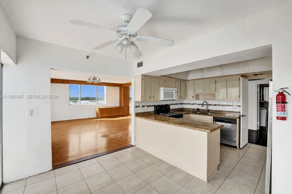 4001 Hillcrest Drive Hollywood FL 33021