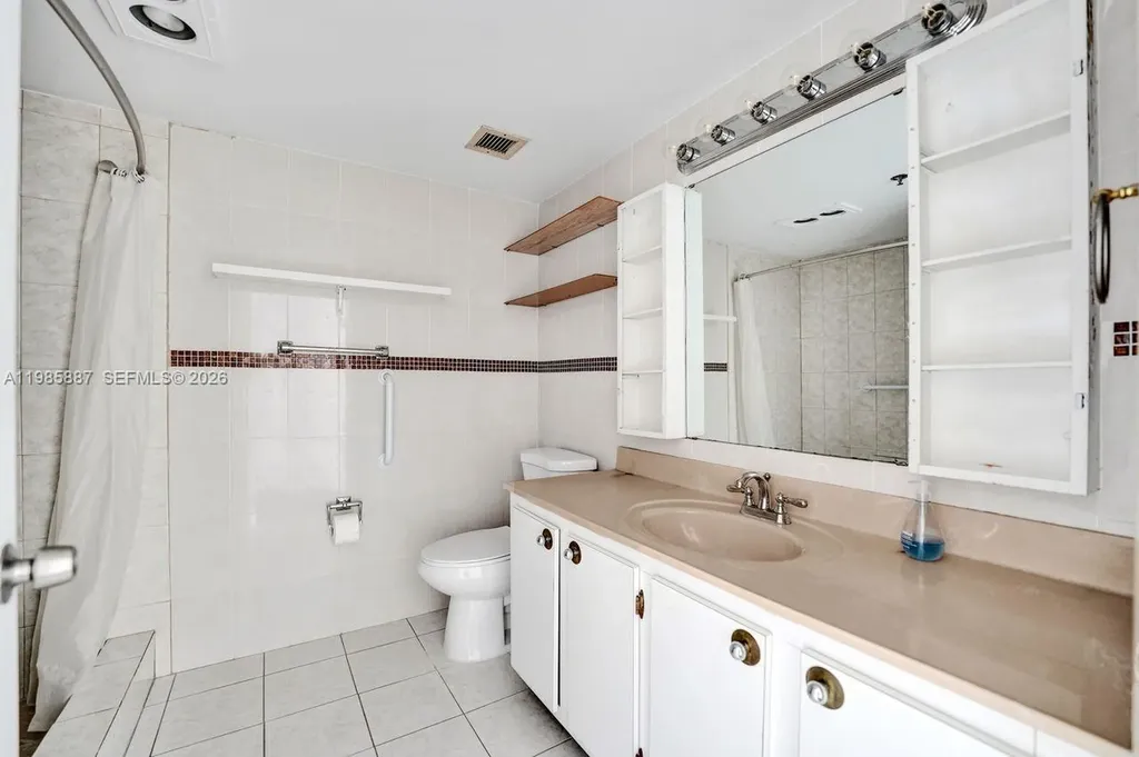 4001 Hillcrest Drive Hollywood FL 33021